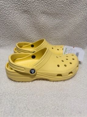 CROCS  Classic Clog in Yellow